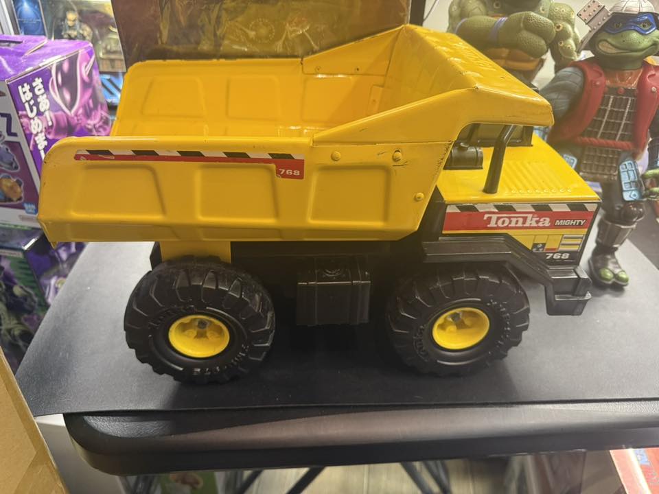 Tonka Classic Metal Vintage Dump Truck