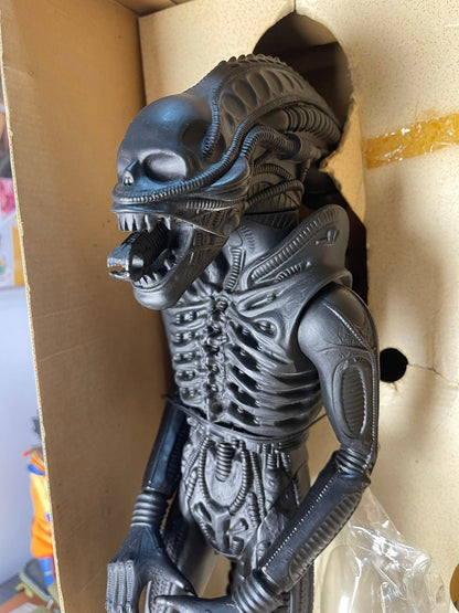 Tsukuda Hobby Alien 18"