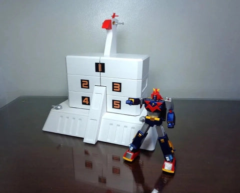 SB-01 VOLTES V BIG FALCON BASE