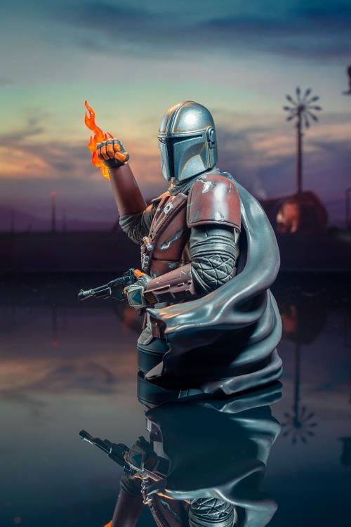 The Mandalorian Beskar Pauldron 1/6 Scale Mini Bust