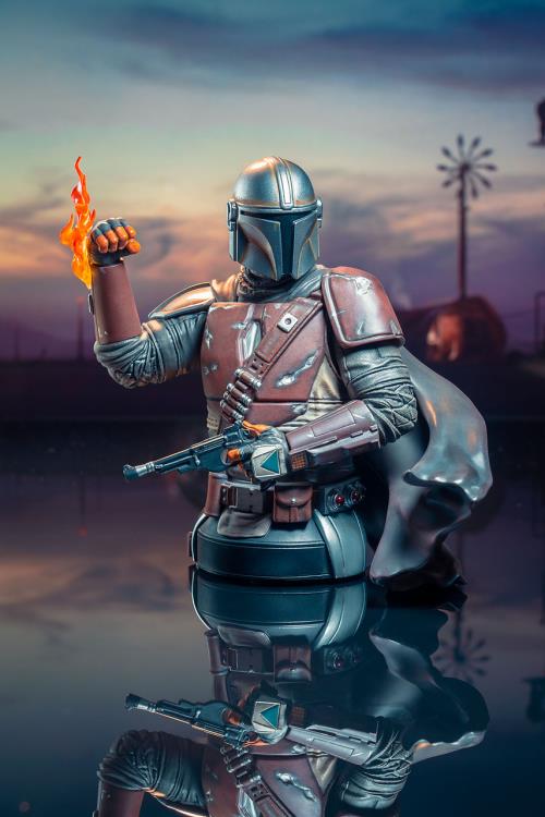 The Mandalorian Beskar Pauldron 1/6 Scale Mini Bust